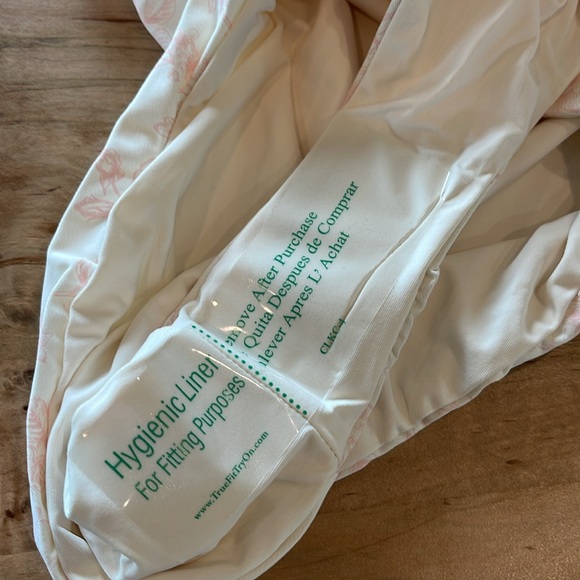 NWT Dippin’ Daisy’s Bonjour One Piece Swimsuit Je Taime Fleur Sexy Lingerie - Picture 6 of 13